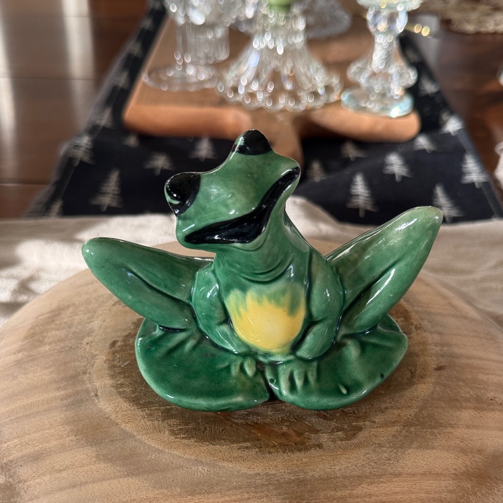 Vintage Charming Green Frog Ceramic Decor